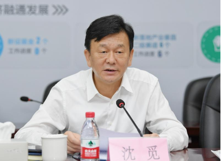 管委会领导.png